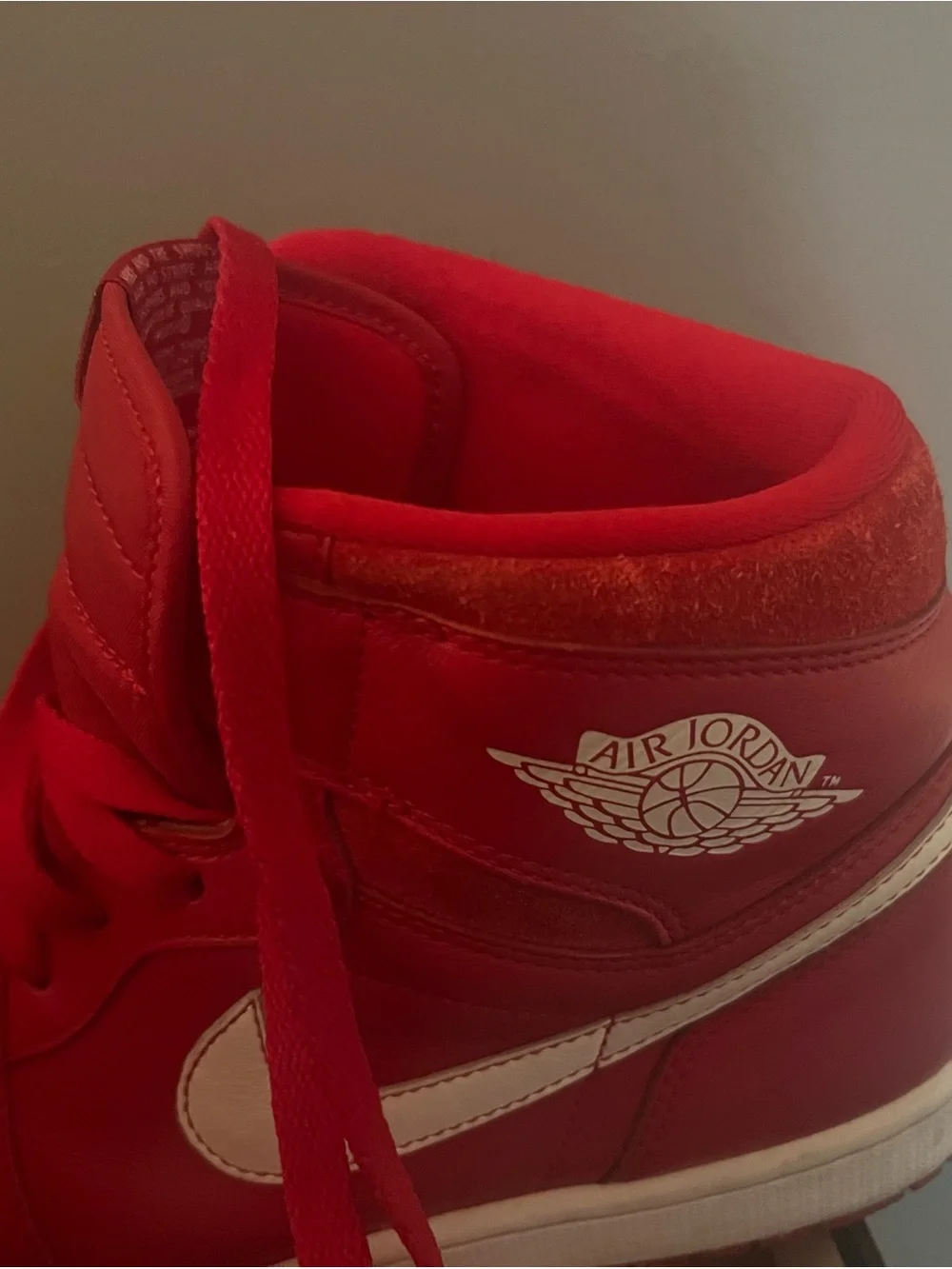 2014 Nike Air Jordan 1 Retro High OG Gym Red - Size 10.5 (Euro Exclusive)